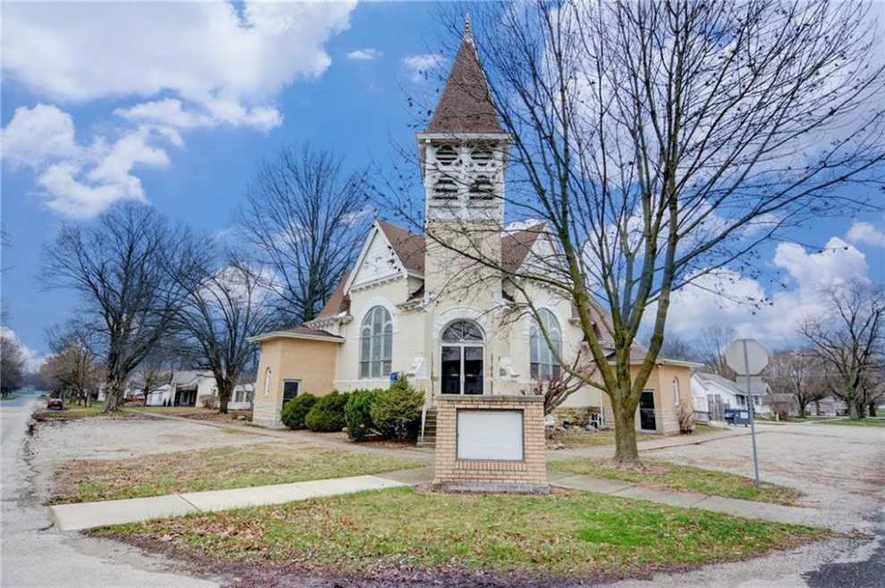 c. 1900 Church in Moweaqua, IL Old House Dreams