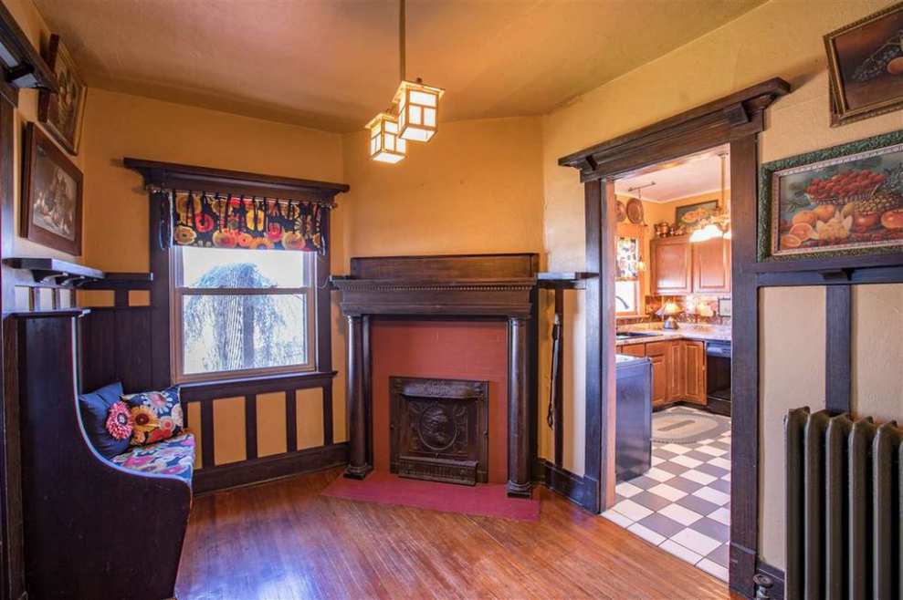 1911 Craftsman in Washington, IA Old House Dreams