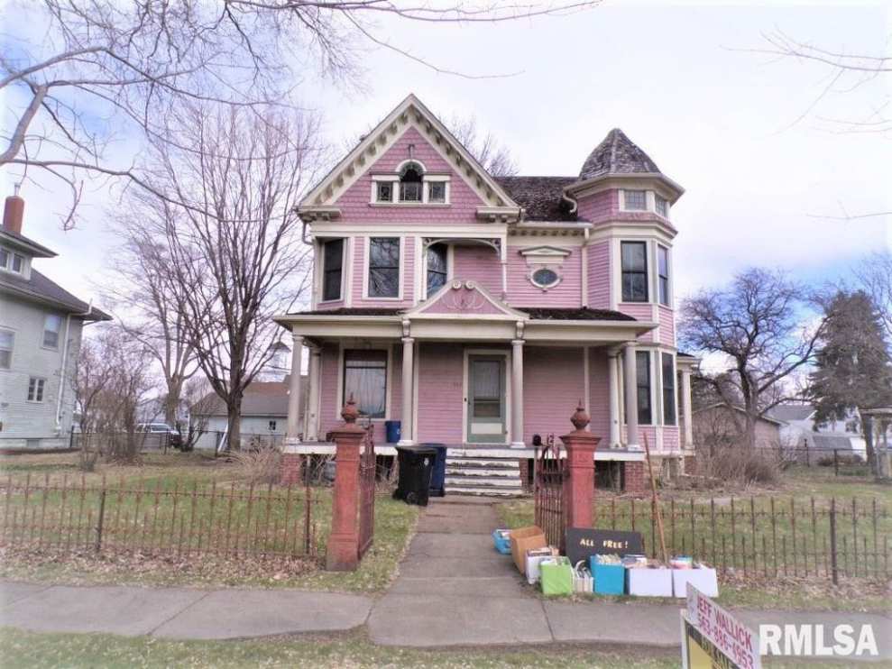 1898 Queen Anne in Tipton, IA Old House Dreams
