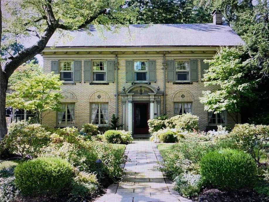 Private: 1925 Colonial Revival in Canton, OH