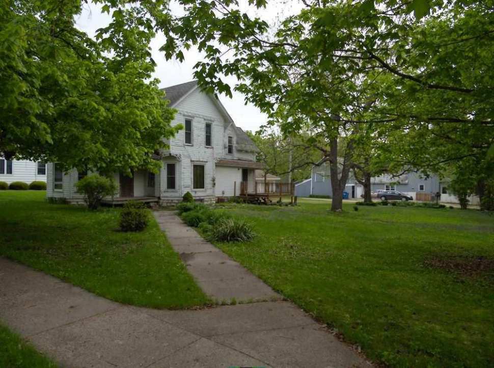 c. 1880 Queen Anne in Greene, IA Old House Dreams