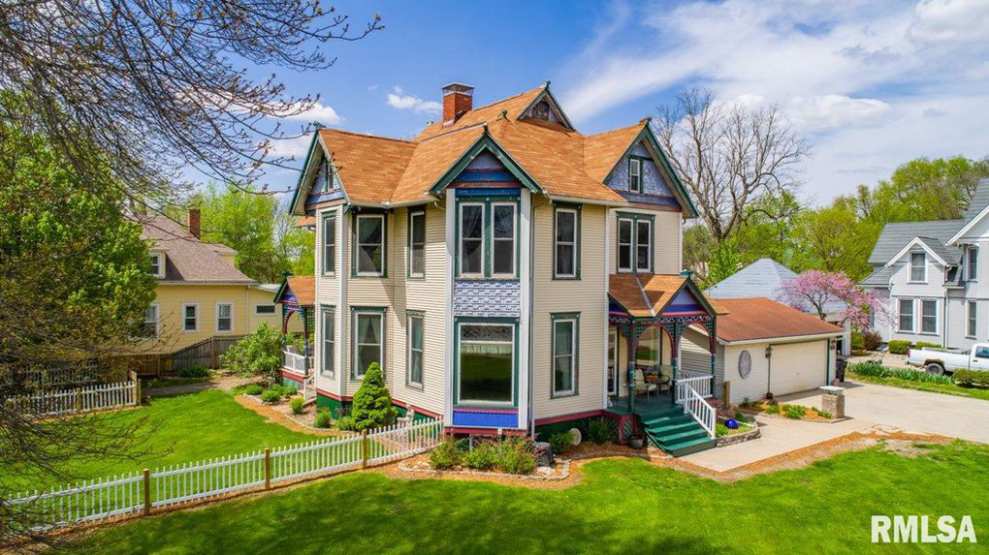 1892 Queen Anne in Toulon, IL Old House Dreams