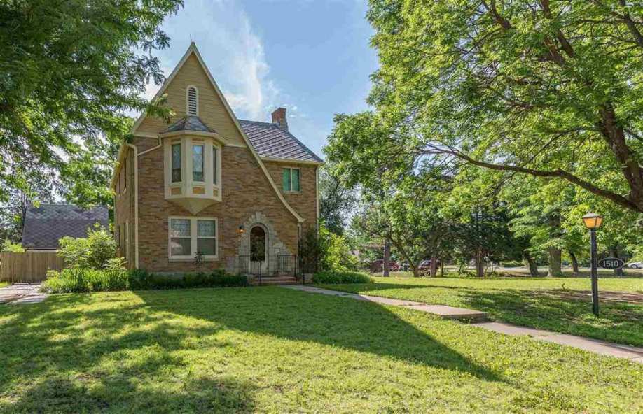 1929 Tudor Revival In Woodward Ok Old House Dreams 1929 Tudor Revival In Woodward Ok Old House Dreams