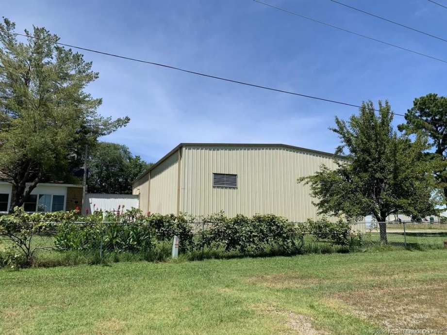 1933 School in Inola, OK Old House Dreams