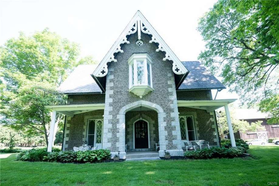 c. 1850 Gothic Revival in Jordan, NY Old House Dreams