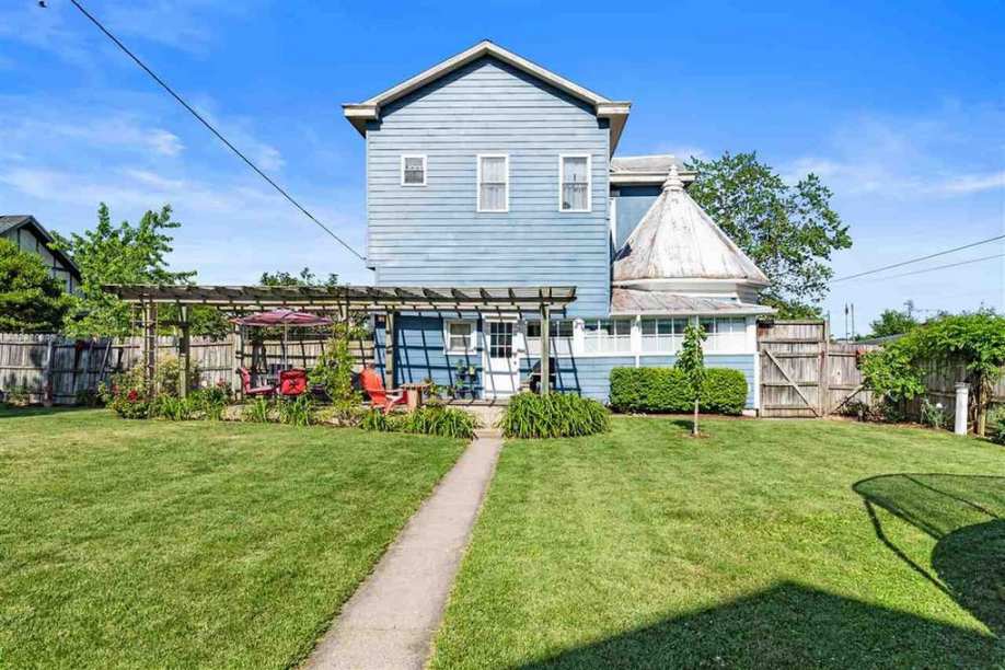 Union City, IN Old House Dreams