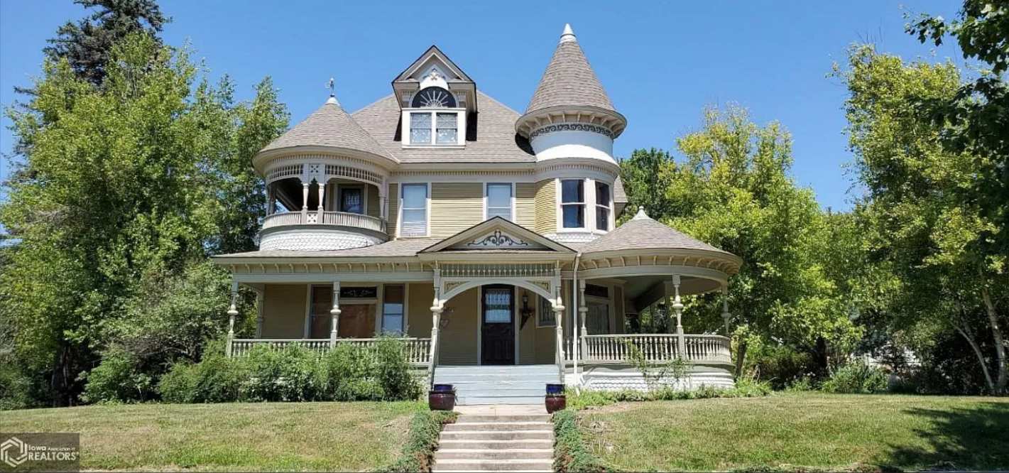 Queen Anne in Denison, IA Old House Dreams