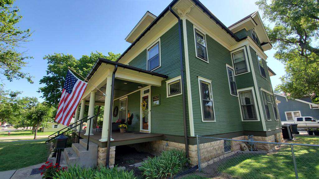 1913 Russell, KS Old House Dreams