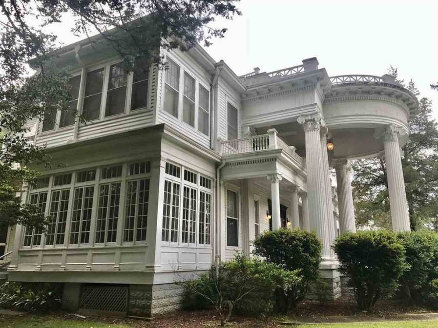 1903 Classical Revival in Hazlehurst, MS F. Barber) Old House
