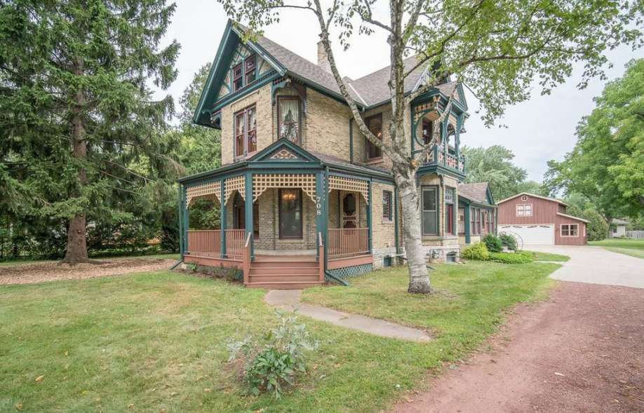 1901 Queen Anne in Oconomowoc, WI Old House Dreams