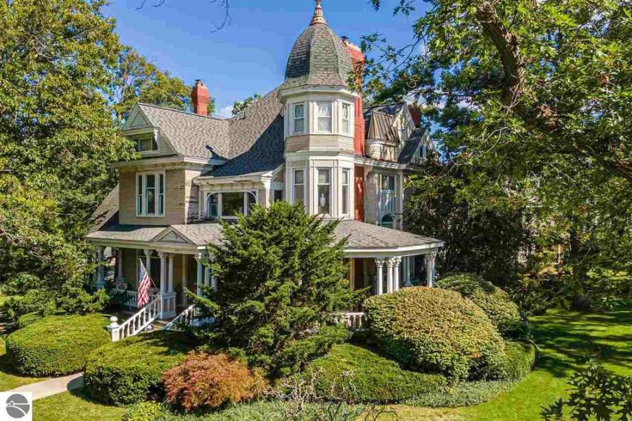 1894 Queen Anne in Traverse City, MI Old House Dreams