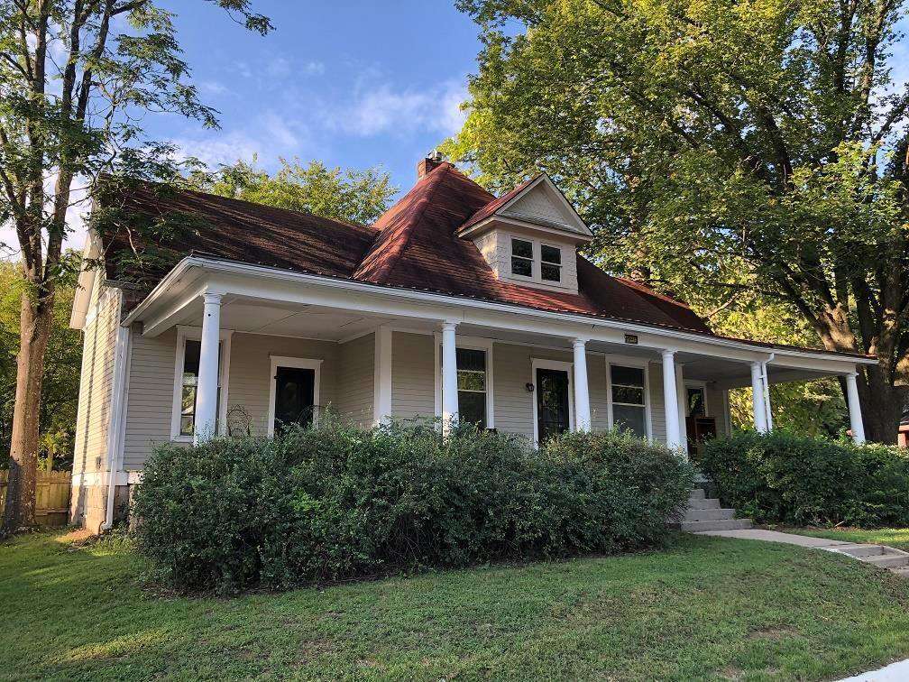 1915 Nevada, MO Old House Dreams