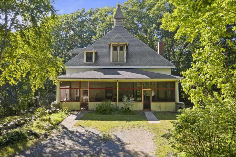 c. 1890 Carriage House in Rye, NH Old House Dreams