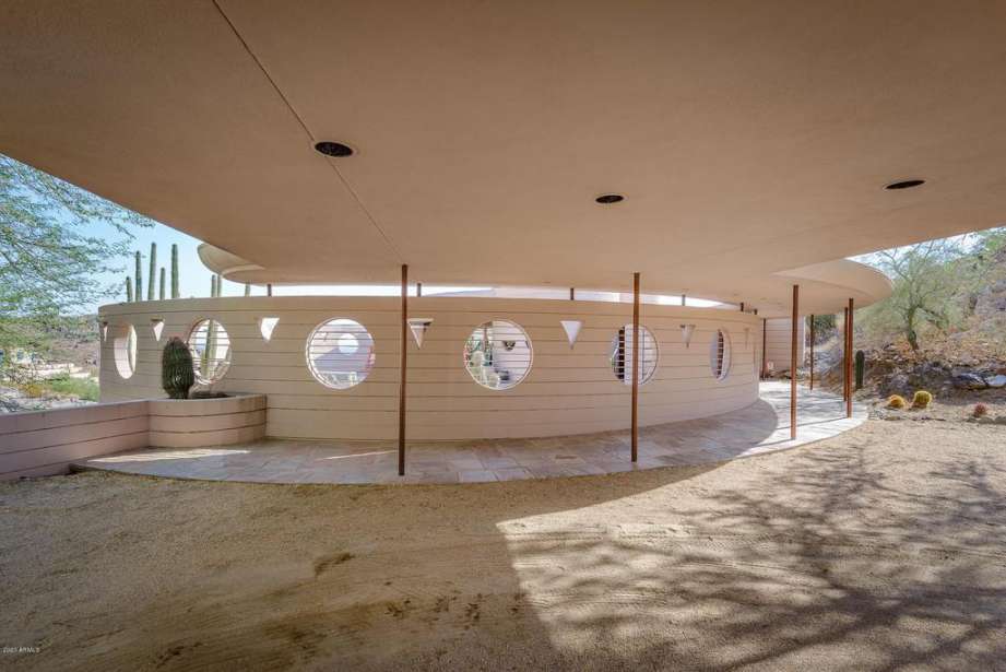 1967 - Phoenix, AZ (Frank Lloyd Wright) - Old House Dreams