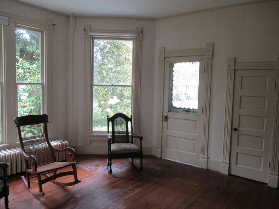 c. 1905 Queen Anne in Onley, VA Old House Dreams