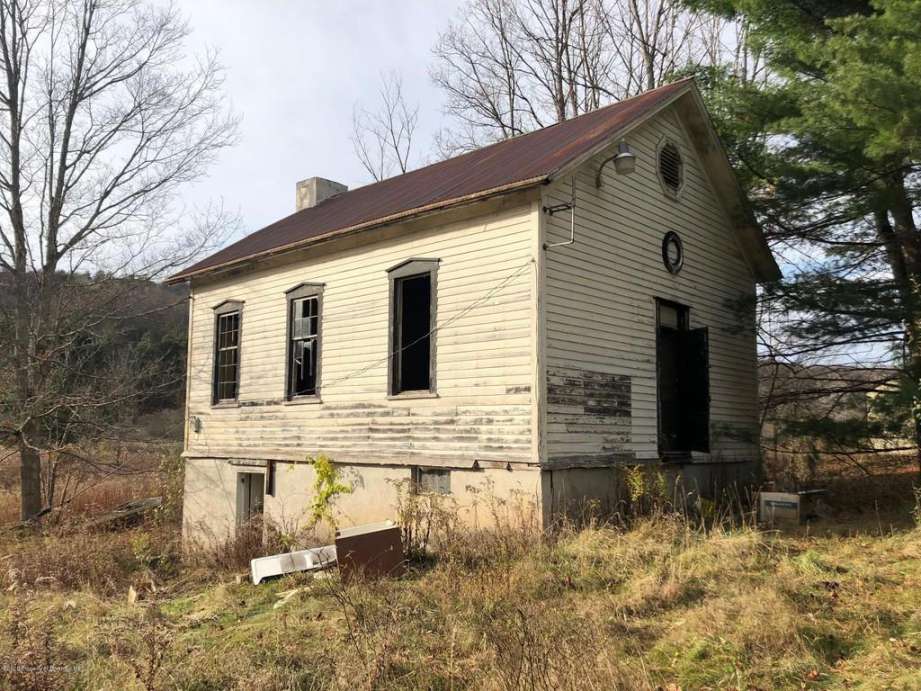 School in Laceyville, PA Old House Dreams
