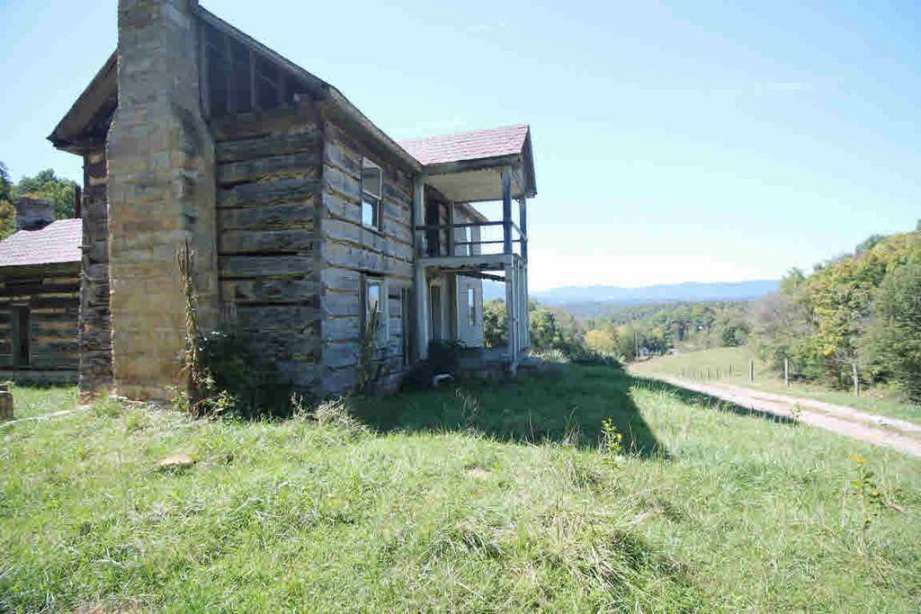 c. 1860 Log Cabin in Pearisburg, VA Old House Dreams