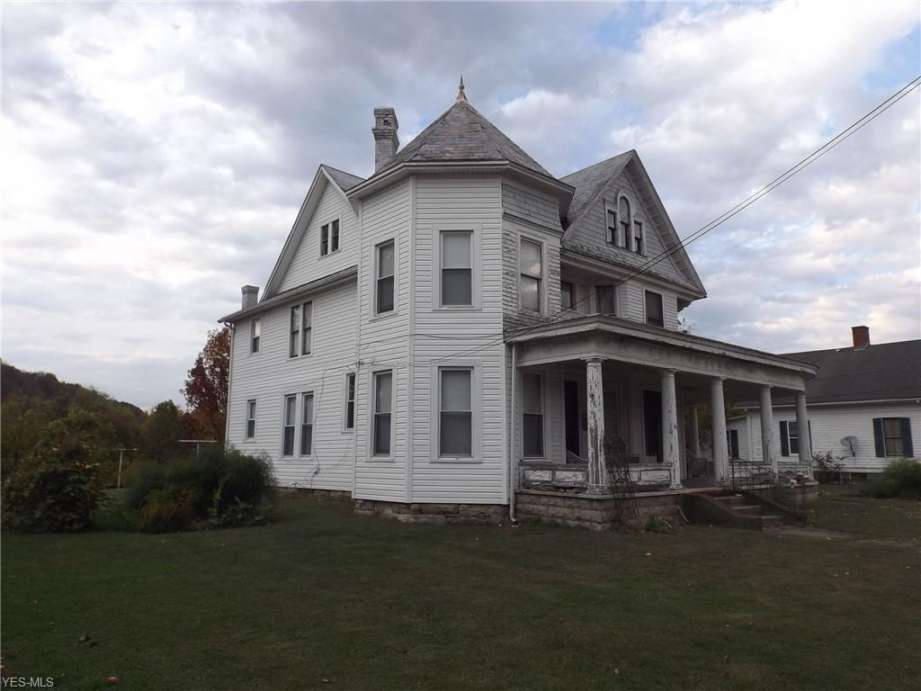 1905 Queen Anne in Saint Marys, WV Old House Dreams