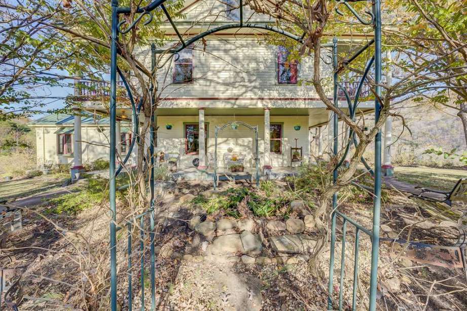 1917 Eagle Rock, VA Old House Dreams