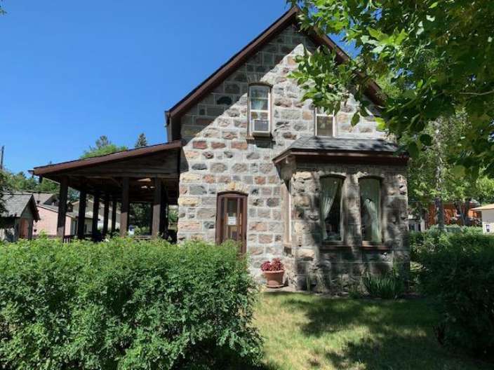 1892 Killarney, Manitoba Old House Dreams