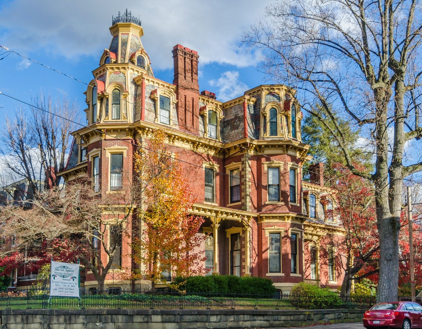 1902 Queen Anne/Colonial Revival in Parkersburg, WV - Old House Dreams