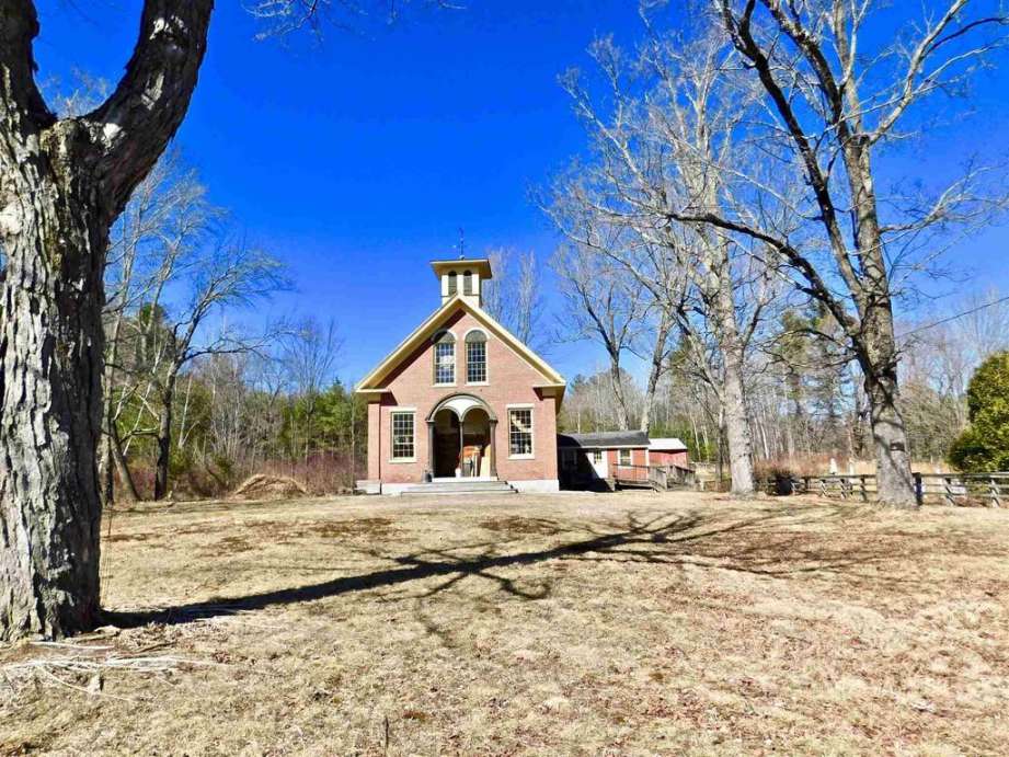 1855 School in Weare, NH Old House Dreams