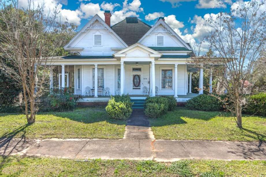 c. 1890 Queen Anne in Florala, AL Old House Dreams