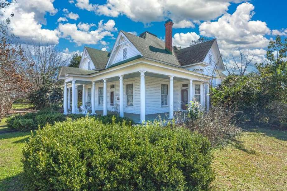 c. 1890 Queen Anne in Florala, AL Old House Dreams