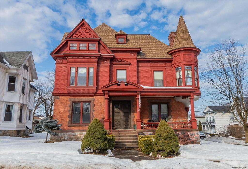 c. 1886 Queen Anne in Johnstown, NY