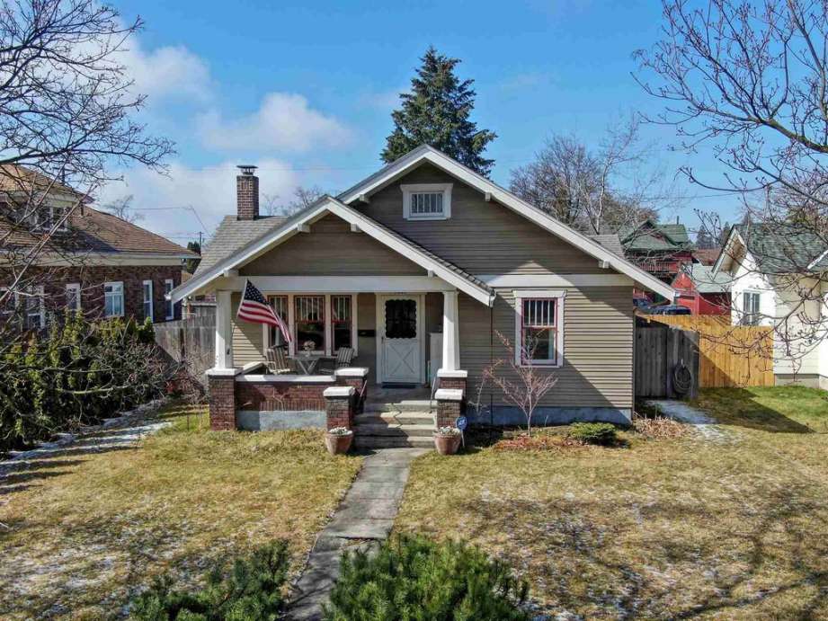 Craftsman houses for sale. Old House Dreams