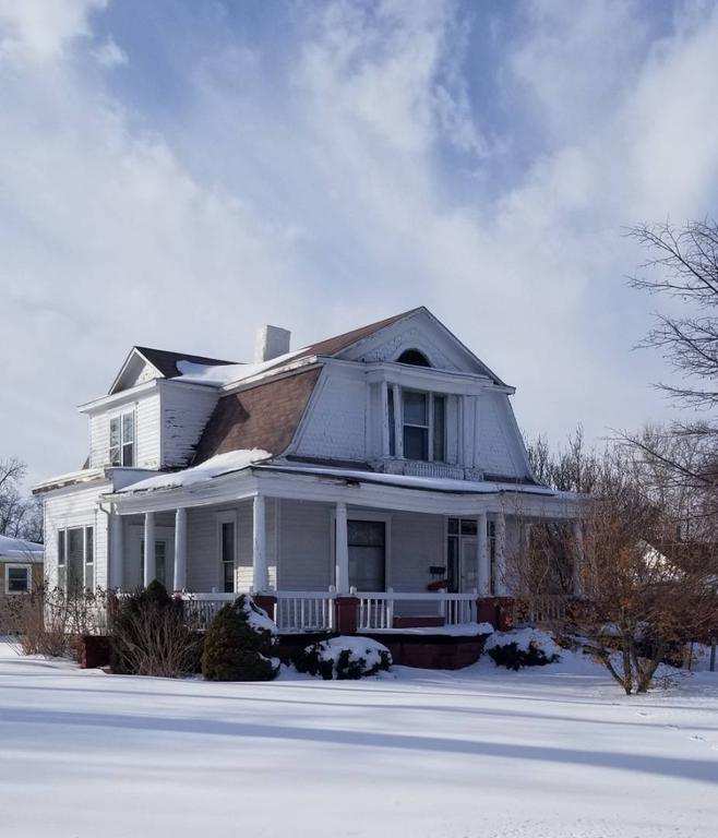 c. 1900 Colonial Revival in Saint Paul, NE Old House Dreams