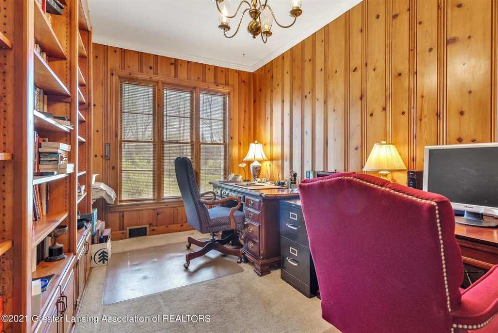 c. 1862 Gothic Revival in Eaton Rapids, MI - Old House Dreams