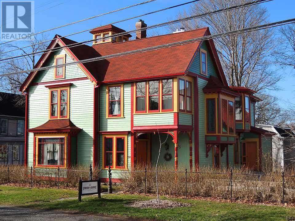 Old House Dreams Handpicked historic & old homes for sale Fixeruppers, time capsule & move