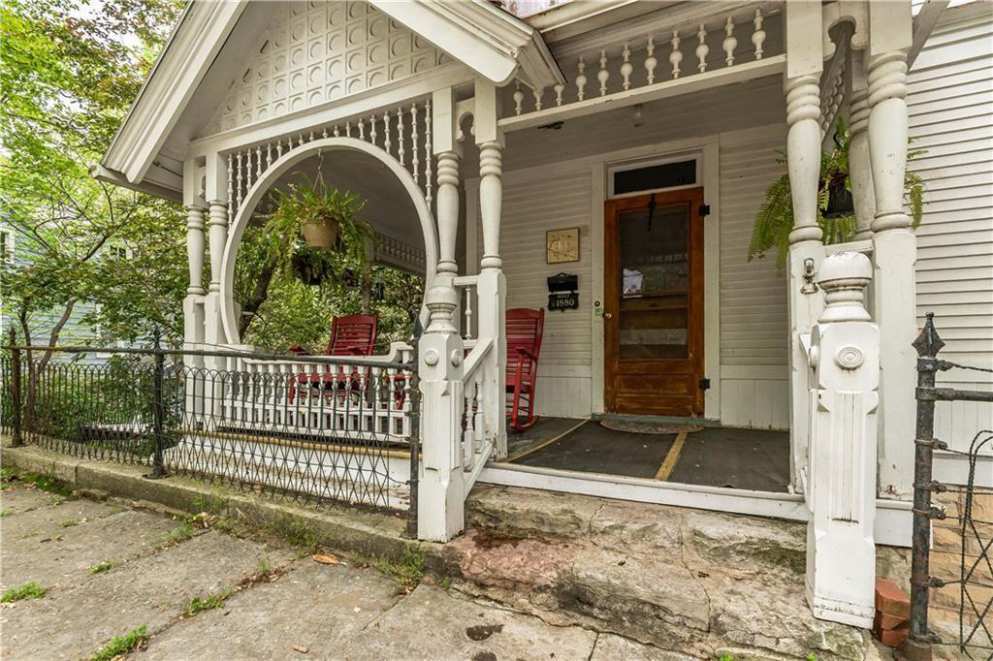 Queen Anne in Eureka Springs, AR F. Barber) Old House Dreams