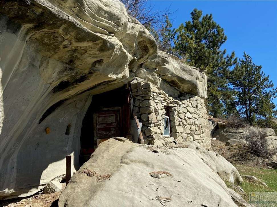 1910 Log Cabin in Roundup, MT Old House Dreams