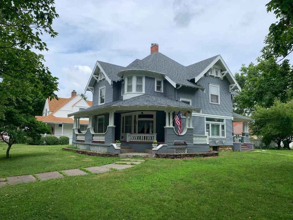 c. 1904 Hiawatha, KS Old House Dreams