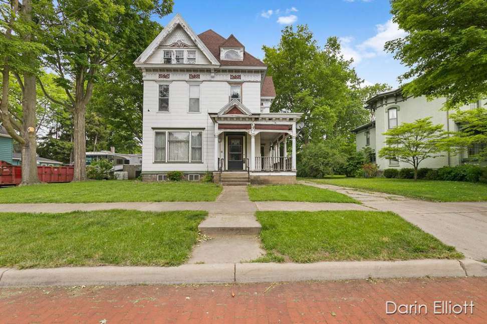 Ionia, MI Old House Dreams