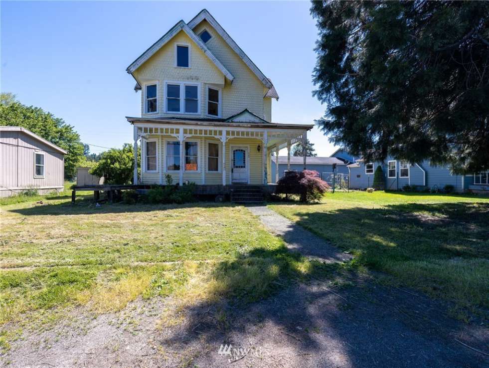 c. 1890 Queen Anne in Vader, WA Old House Dreams