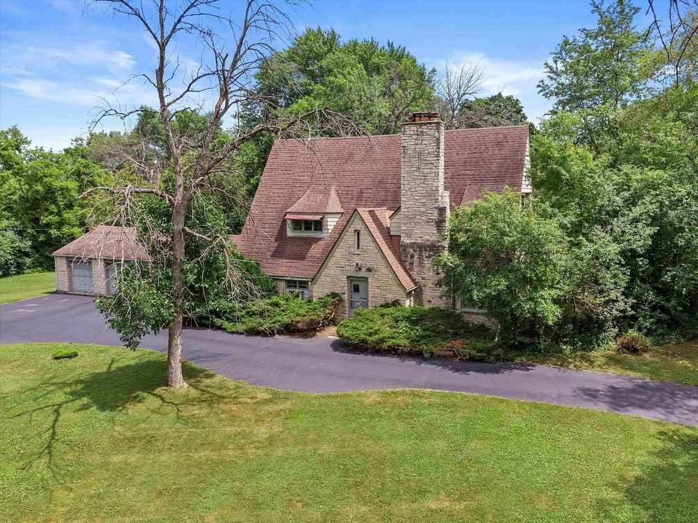 1934 Tudor Revival In Brookfield Wi 699 000 Old House Dreams 1934 Tudor Revival In Brookfield Wi 699 000 Old House Dreams