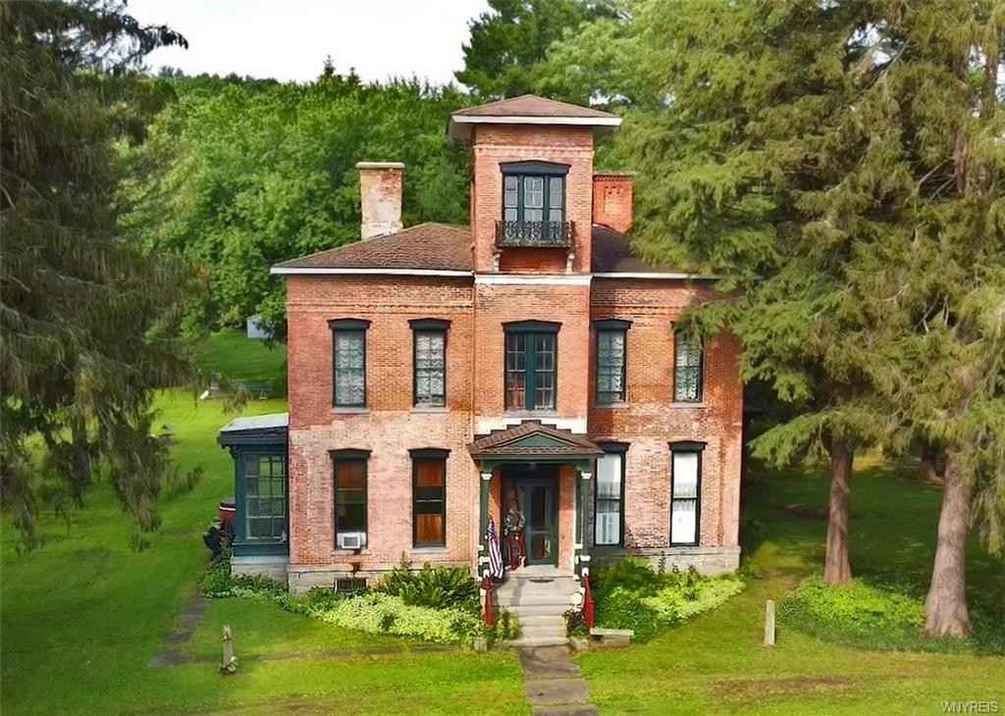 c. 1870 Italianate in Belmont, NY Old House Dreams