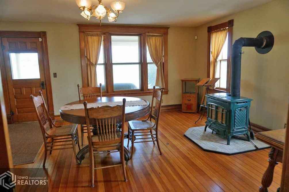 1890 Earling, IA Old House Dreams