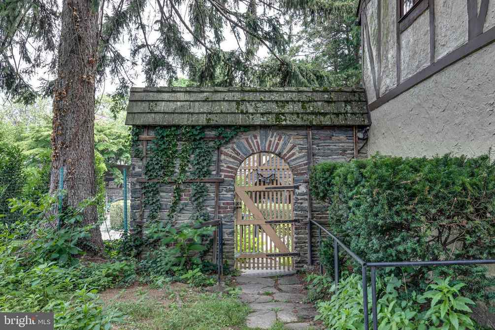 1924 Tudor Revival in Wynnewood, PA Old House Dreams