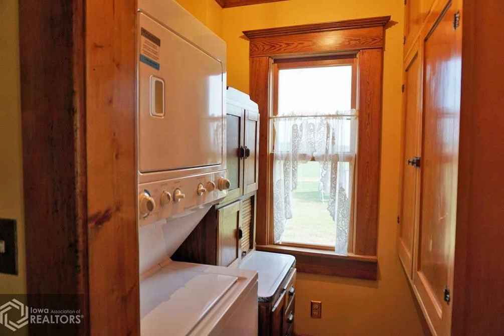 1890 Earling, IA Old House Dreams