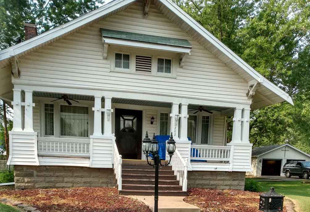 Craftsman in Shelbina, MO Old House Dreams