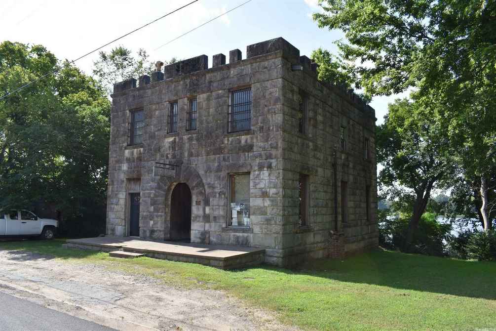 1914 Jail in Ozark, AR Old House Dreams