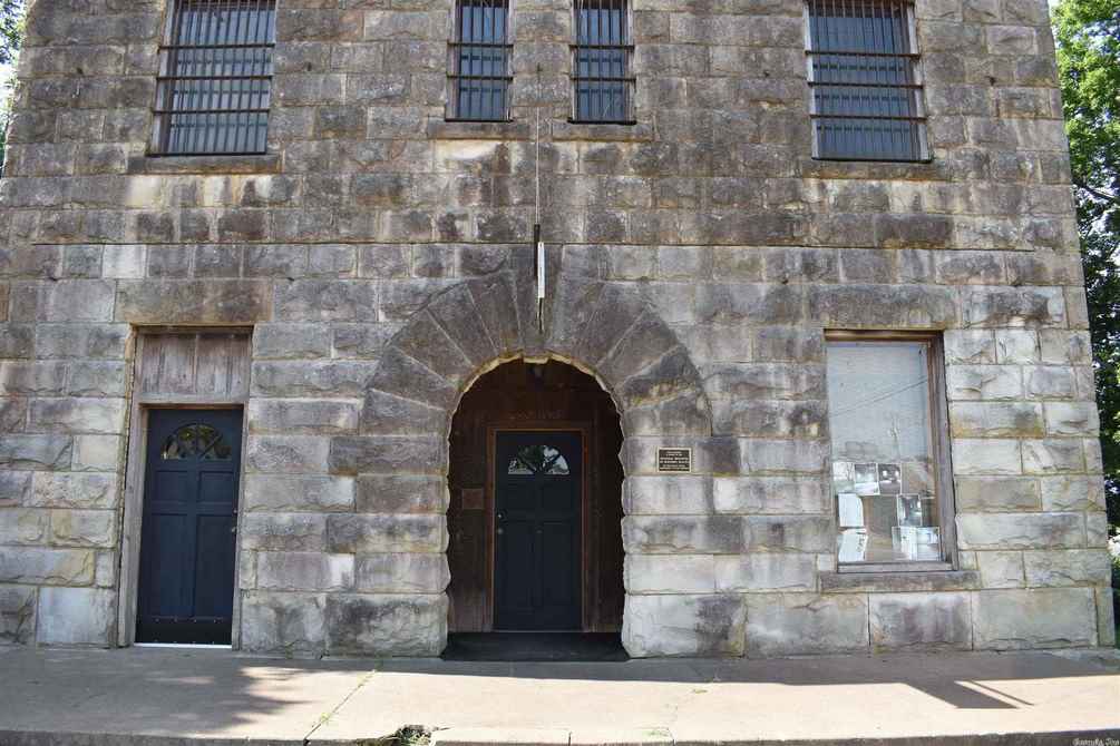 1914 Jail in Ozark, AR Old House Dreams