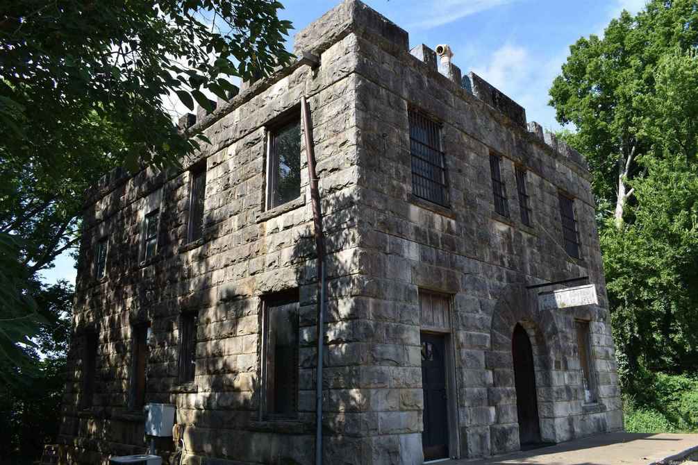 1914 Jail in Ozark, AR Old House Dreams