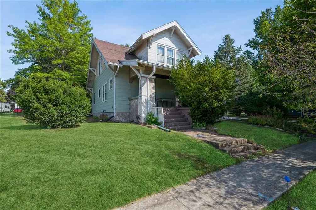 Craftsman in Oxford Junction, IA Old House Dreams