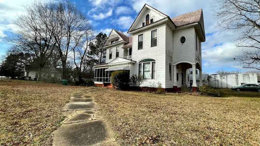 1905 Queen Anne in Sardis, MS Old House Dreams