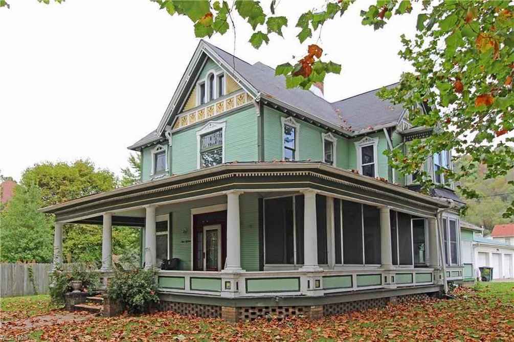 1875 New Cumberland, WV Old House Dreams